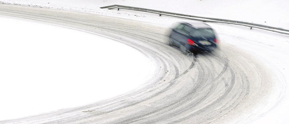 velocità fino a Q Striscia x estrusore / igh speed inverno T Striscia x estrusore / igh speed inverno igh speed Inverno Striscia x estrusore / Aderenza su strada asciutta e bagnata 59 62 59 60 65