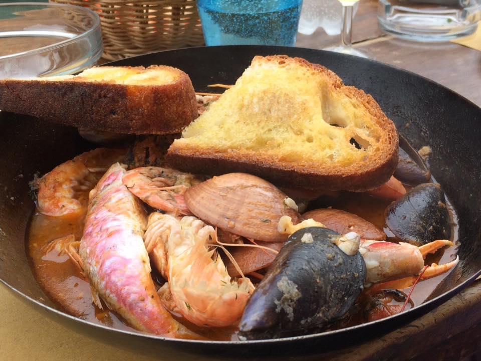 Paradiso Perduto, zuppa di pesce Osteria Paradiso Perduto a Venezia. Gran bella scelta tra i secondi di pesce, che dipende ovviamente dalla stagione e dal mercato ittico di Venezia.