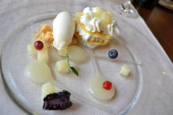 Cieddì, Sembra Ricotta e pera con gelato