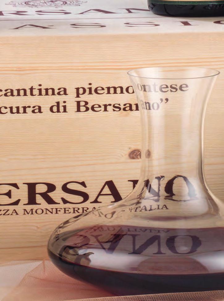 Classici Confezione 9F016 Cassa in legno: 5 Barbera d Asti 0,50 lt.* DOCG 5 Dolcetto d Alba 0,50 lt.* DOC 5 Grignolino d Asti 0,50 lt.