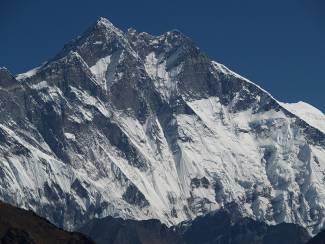 HIMALAYA Lhotse Il Lhotse (m 8.516) è la quarta montagna più alta della Terra.