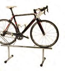 Espositori PEDANA IN LEGNO H 20 Nuova pedana in legno per esposizione bicicletta, con forma aerodinamica, è