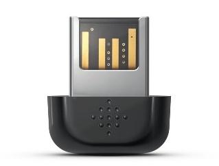Contenuto della confezione La confezione di Fitbit Alta include: Fitbit Alta Cavo di ricarica Chiavetta di sincronizzazione wireless Fitbit Alta è costituito da due parti: il cinturino rimovibile e