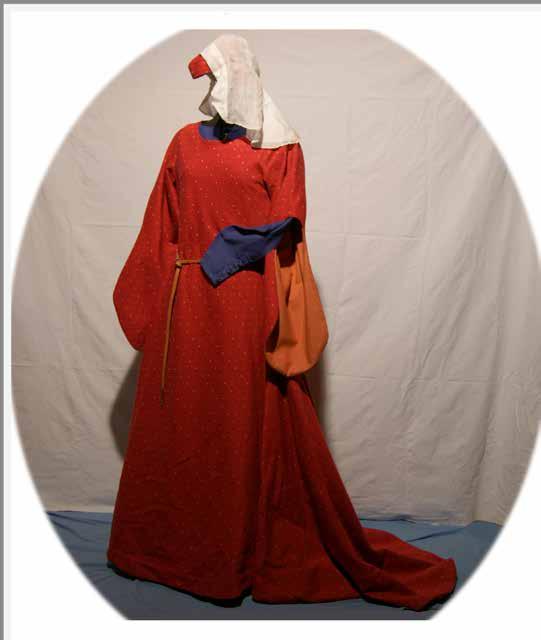 - Dama Italiana XIV - L abito è composto da: 1) Tunica in tessuto rosso con lavorazione a diamantina,