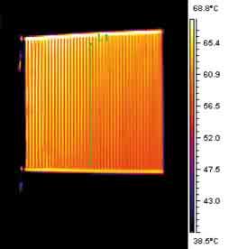 DORIANA ANAISI TERMOGRAFICA RADIATORE DORIANA immagine mostra un radiatore Doriana variante V3 sottoposto ad analisi termografica nei nostri
