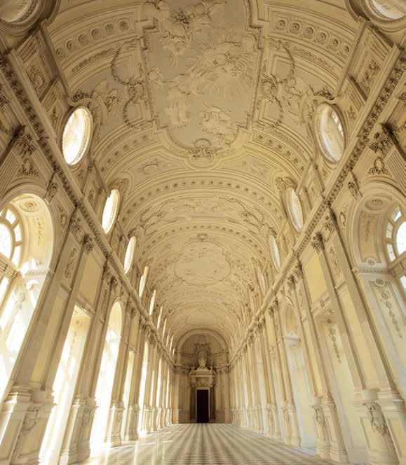 Reggia di Venaria La Venaria Reale è oggi una corte contemporanea da scoprire, aperta a tutti. La Venaria Reale, grandioso complesso alle porte di Torino con 80.
