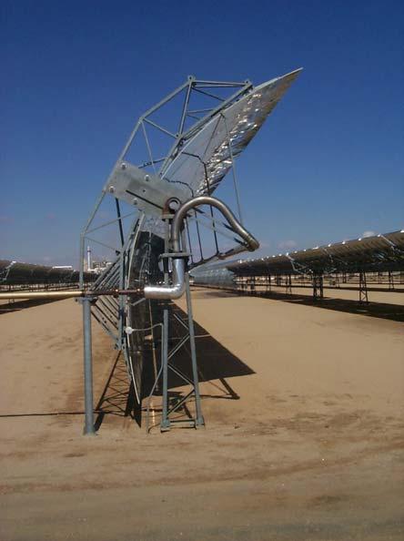 Il solare termodinamico progetto ENEA Caratteristiche: Collettori parabolici lineari; Miscela di Sali fusi: NaNO 3 (60%) KNO