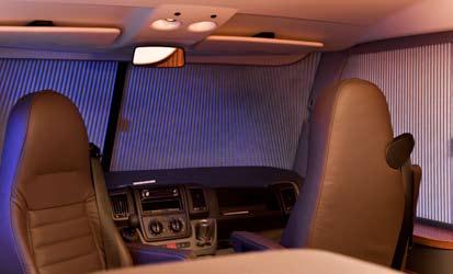 Un attraente sistema di oscuramento nella zona della cabina di guida protegge da sguardi indiscreti e crea oscurità.