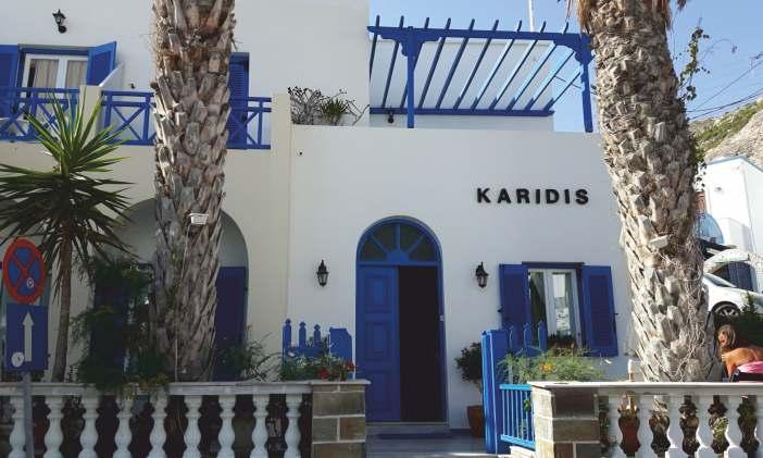 SANTORINI, Kamari Hotel Karidis ** Il Kaidis Hotel, è una piccola struttura in stile tipico greco.