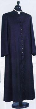12. La TALARE E l abito di colore nero, che è abitualmente indossato dal prete.
