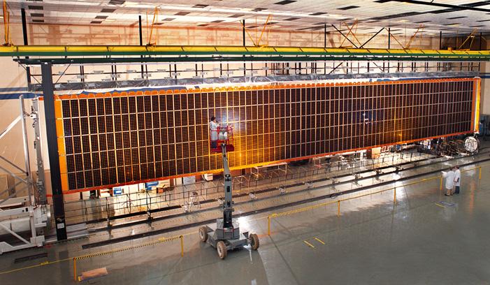 3.1 Specifiche tecniche dei pannelli solari della Stazione Spaziale Internazionale (ISS) Sono riportate a titolo di esempio le specifiche tecniche di un pannello solare della ISS: Un pannello solare