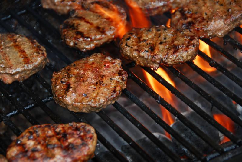 4. Pulire sempre in modo accurato il barbecue dopo averlo usato in particolare se rimane all aperto; i residui di cibo