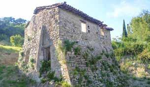 000 Casale in pietra da ristrutturare in posizione collinare e vista panoramica sulla Rocca