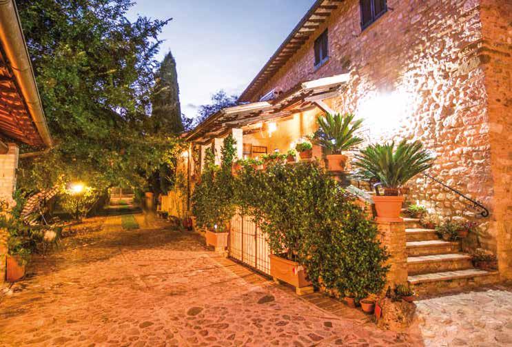 Prestigious property with medieval origins, completely restored and composed of a main stone farmhouse, a dependance, a small