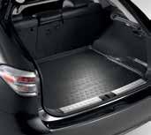 TAPPETINI IN TESSUTO I lussuosi tappetini Lexus sono di colore avorio o nero realizzati in morbido tessuto