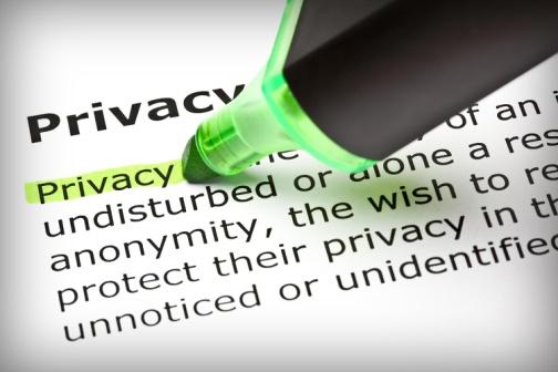 PRIVACY IL SUO SIGNIFICATO La privacy rappresenta il diritto a esercitare un controllo sulle informazioni che ci riguardano.