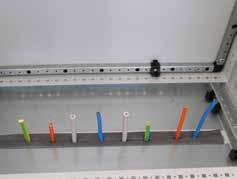 In fase d ordine specificare larghezza e profondità dell armadio. Esempio per armadio R5CQE2086: larghezza 800 mm profondità 600 mm fondo unico RZFUC86.