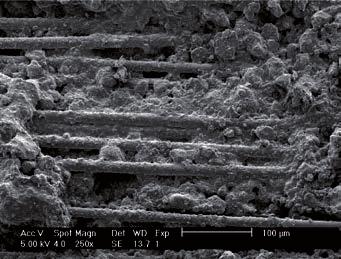 Resistenti e pertanto sono utilizzabili con malte cementizie o a base calce. Le reti Betontex Zirconglass sono costituite da fibre ad alto contenuto di Zirconia (ZrO 2 ), maggiore del 19%.