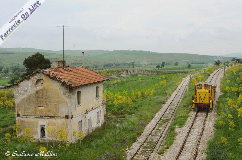 Nel mese di aprile e maggio 2011, a causa di una frana, la linea Foggia - Potenza è stata interrotta tra le stazioni di Rocchetta S.