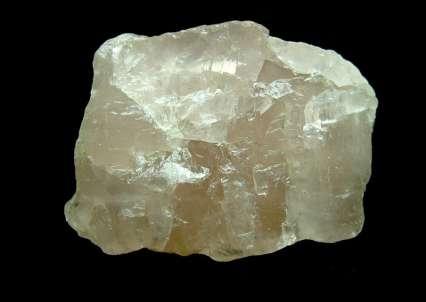 Un minerale è un corpo solido che si