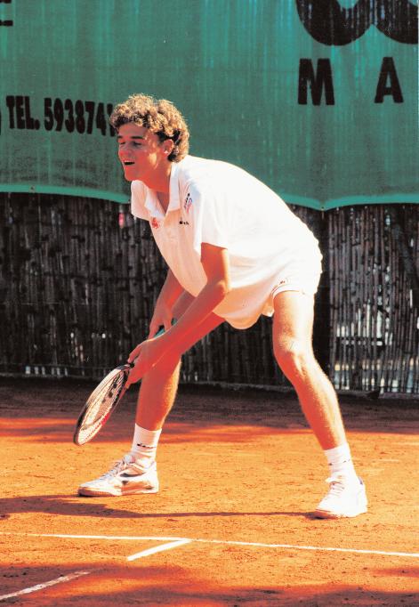 1972-2005 173 Gustavo «Guga» Kuerten in gara al Torneo di Napoli del 1995.