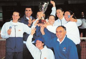 Il secondo storico scudetto del Tennis Club Napoli in serie A1 femminile, conquistato nel 2002.