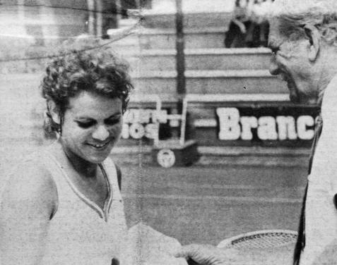 diventa la seconda tennista della storia del Tennis Club Napoli, dopo Jsabella Anatra nel 1922, ad essere promossa in Prima categoria Coppa De Morpurgo, 1976: il Circolo Tennis Fleming Roma vince a