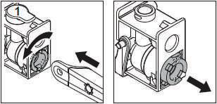 Girare la leva dell emulsionatore verso l alto ed estrarre l emulsionatore in avanti. Rimuovere la copertura 1 dall emulsionatore.