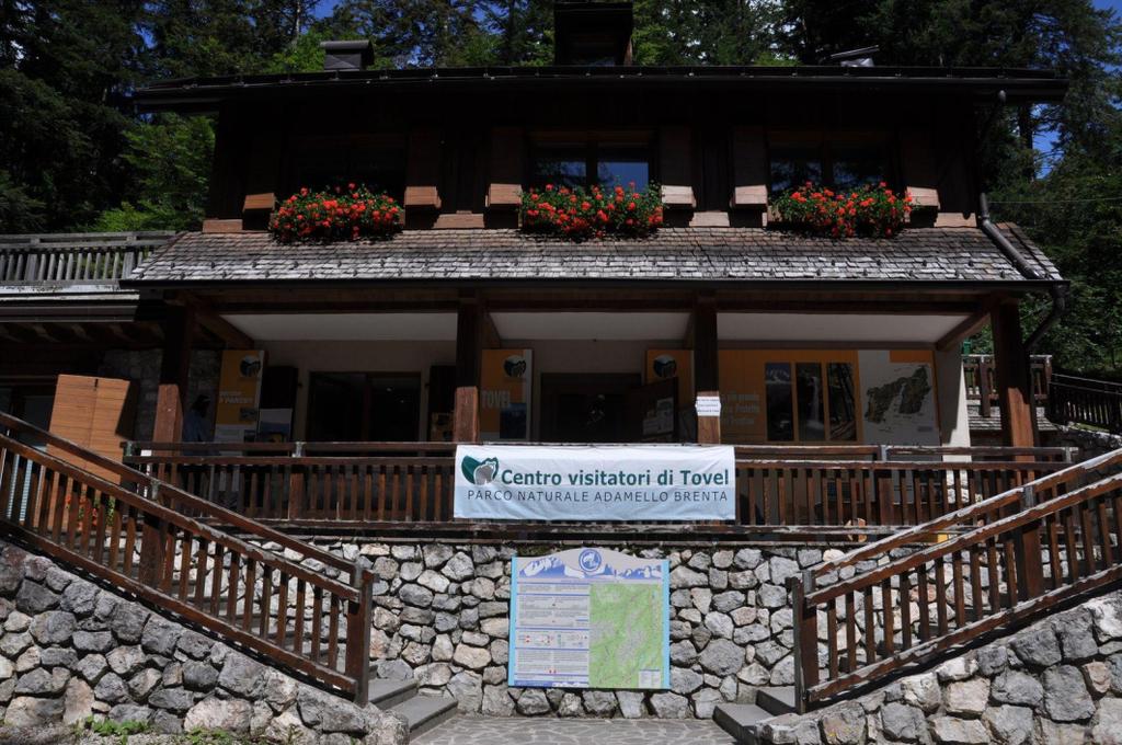 Da fine di Giugno fino a tutto Agosto il sistema di gestione della viabilità èaffidato all Ente Parco Adamello Brenta.