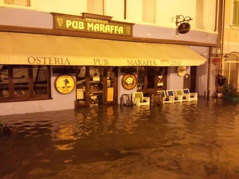 Figura17: Immagini degli effetti della mareggiata su Cesenatico (Da Il resto