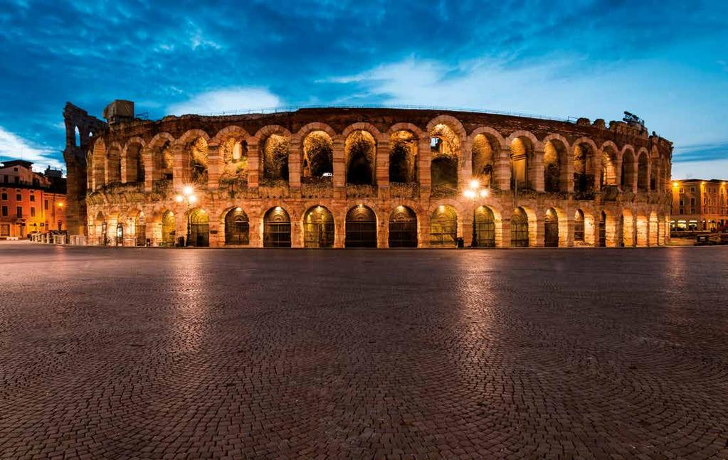 una storia millenaria scolpita in ogni pietra, alla linea orizzontale della laguna dove galleggia la