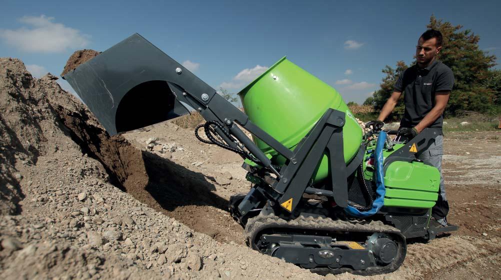 Il motore diesel di 17 CV e l elevato angolo di a acco dei cingoli perme ono alla macchina di superare gli ostacoli