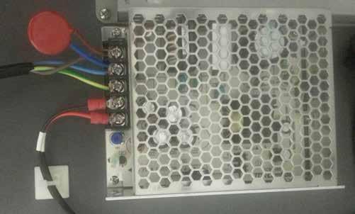 5.0 Alimentatore Lo ip2 standard è dotato di due alimentatori: uno commutabile CA/CC per l ingresso a 12 V CC dell unità CPU ip2 ed uno esterno per l unità open frame.