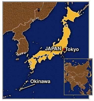 Karate Do fino a cintura nera Pagina 52 di 156 Okinawa è una piccola isola del gruppo delle isole Ryukyu a sud del Giappone. E approssimativamente 10 Km di larghezza e 110 Km di lunghezza.