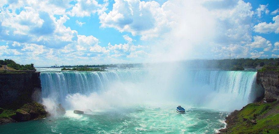 Tour delle cascate del Niagara Situate nel nord est dell America e al confine tra USA e Canada, nella regione chiamata Niagara Peninsula e quasi a metà strada tra Buffalo e Toronto.