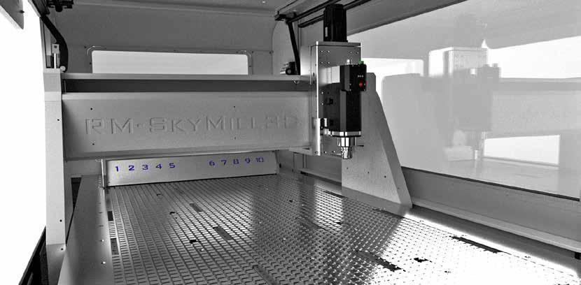 RM-SkyMill3D è stata progettata per rispondere alle esigenze di chi fa produzione di precisione su grande formato e principalmente viene usata nelle officine meccaniche per
