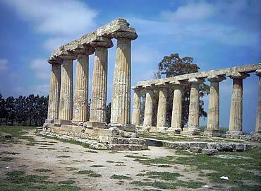 Metaponto Metaponto fu una importante colonia greca della Magna Grecia, come testimoniano i ruderi della antica città e le