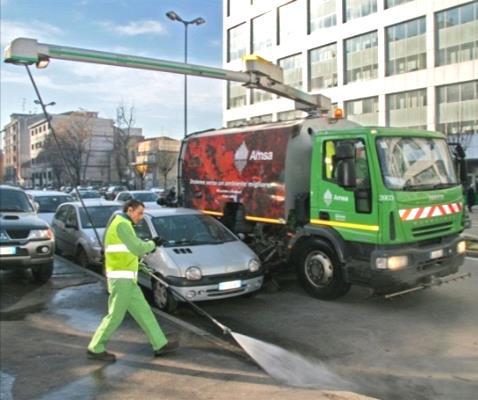 722 t Vetro o 138.817 t Organico o 15.575 t Altre frazioni 329.246 t Frazione residuale Igiene del suolo 2.185 Km di strade da spazzare (4.370 Km di cunetta) 2.