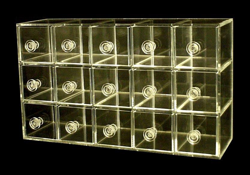 Porta Caramelle Glass Drawers Porta caramelle o dolciumi a cassetti realizzato in plexiglas trasparente, materiale certificato per alimenti.