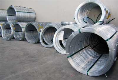 Filo acciaio zincato e zinco/alluminio Ø mm. m. 1000 / kg. rotolo kg. resistenza (N) Filo zincato n. 12 1,8 20 25 1070 Filo zincato n. 13 2,0 25 25 1320 Filo zincato n.