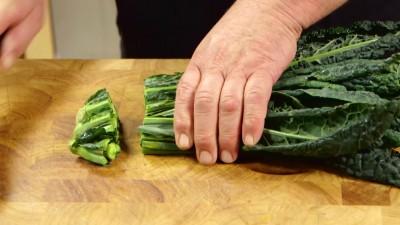 4 Eliminate l'aglio dalla padella e prelevate