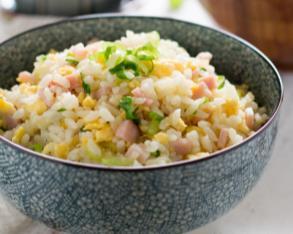 salmone,tonno e branzino SHAKE salmone RISO YAKI MESHI riso saltato con