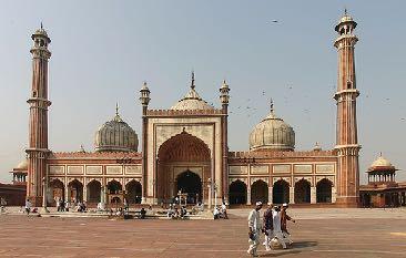 minareto Il muezzin annuncia l'ora della