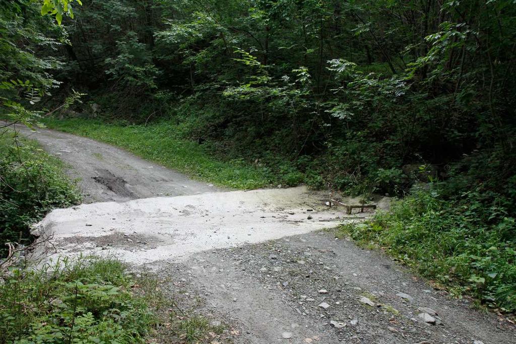 nell'ottobre 2000. L intersezione con il t. de Pilaz e con un successivo impluvio nel tratto finale a monte di Periac.