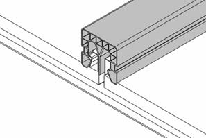 5- Incastrare con attenzione il profilo unione in PC incominciando dal lato del primo arcareccio e proseguendo in continuo per tutta la sua lunghezza.