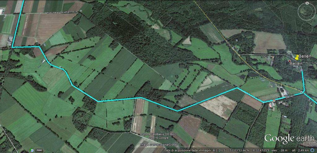 Arriviamo diritti sull Holderweg; giriamo a sinistra per 300m, poi a destra e seguiamo il sentiero nel suo zigzagare per km4, in un ambiente agricolo con campi divisi da file di alberi,