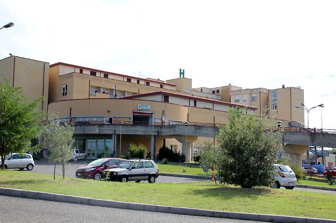 Ospedale di Orvieto: alcuni dati Uno dei 5 ospedali con DEA di I livello della Regione Umbria 160 p.l. (di cui 140 ordinari) 7.357 ricoveri nel 2015 (6.503 in D.O. e 1304 in DH/DS) 24.