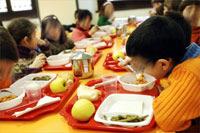 L alimentazione a scuola rappresenta un vero e proprio veicolo di proposta e acquisizione di modelli culturali e comportamentali