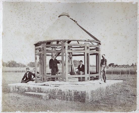 1874, Madhupur, India: la