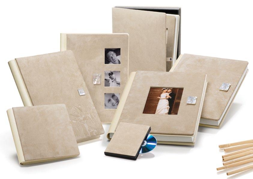 SCAMOSCIATO BEIGE CON MADREPERLA E CRYSTAL CALF SUÈDE BEIGE WITH REAL MOTHER-OF-PEARL AND CRYSTAL APPLICATION copertine per fotolibro ed album tradizionali con veline covers for photobook and